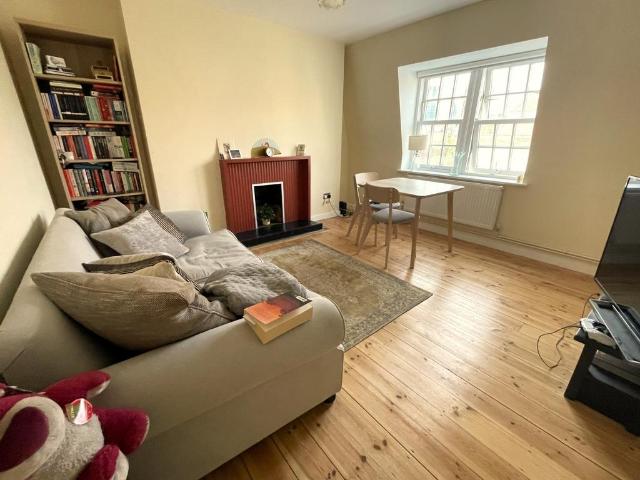 Werrington Street, London NW1 1 bed flat to rent £2,250 pcm £519 pw
