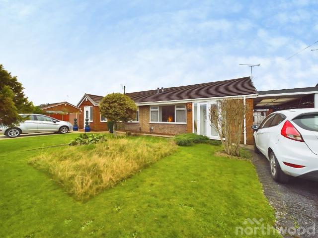 West Meade, Maghull L31, 2 bed bungalow to rent, £1,100 pcm | PrimeLocation