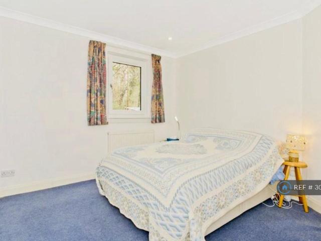 West Mill Road, Edinburgh, EH13 1 bed in a house share to rent £695 pcm £160 pw