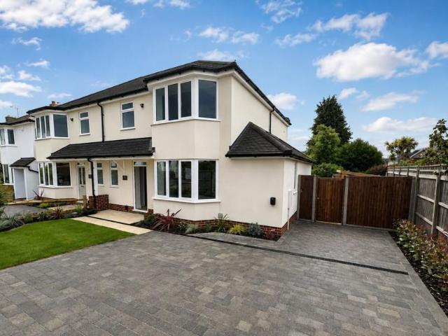 West Molesey, Surrey, KT8 3 bed semi detached house to rent £3,250 pcm £750 pw