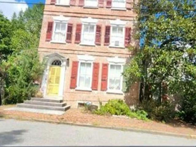 West Mount Vernon Str