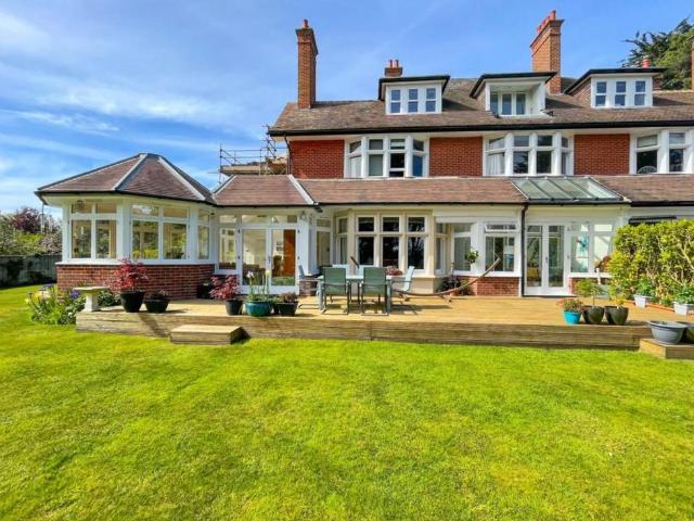 West Overcliff Drive, Bournemouth, 3 bed apartment to rent £2,950 pcm £681 pw