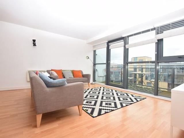 West One Panorama, Sheffield S1, 2 bed flat to rent, £1,300 pcm | PrimeLocation