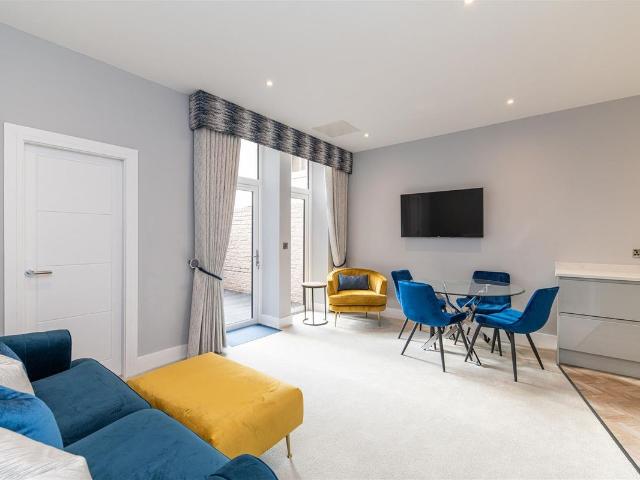 West Avenue, Gosforth, Newcastle Upon Tyne NE3, 2 bed flat to rent, £1,650 pcm | PrimeLocation