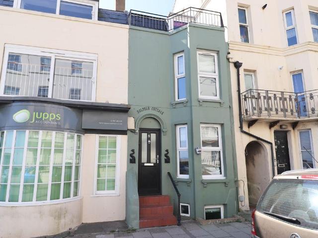 West Buildings, Worthing 2 bed terraced house to rent £1,850 pcm £427 pw