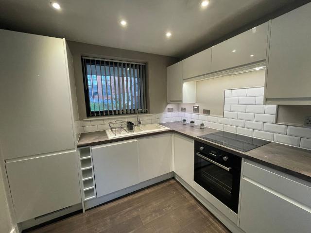 West Bar, Sheffield S3, 1 bed flat to rent, £850 pcm | PrimeLocation