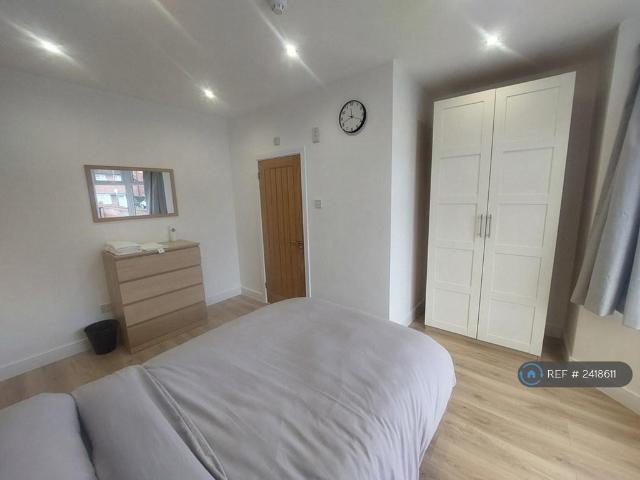 West Barnes Lane, New Malden, KT3 1 bed in a house share to rent £950 pcm £219 pw