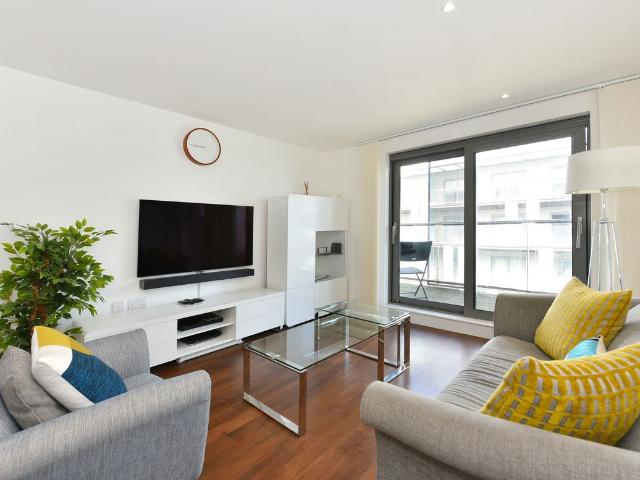 West Carriage House, Royal Woolwich SE18, 2 bed flat to rent, £2,500 pcm | PrimeLocation