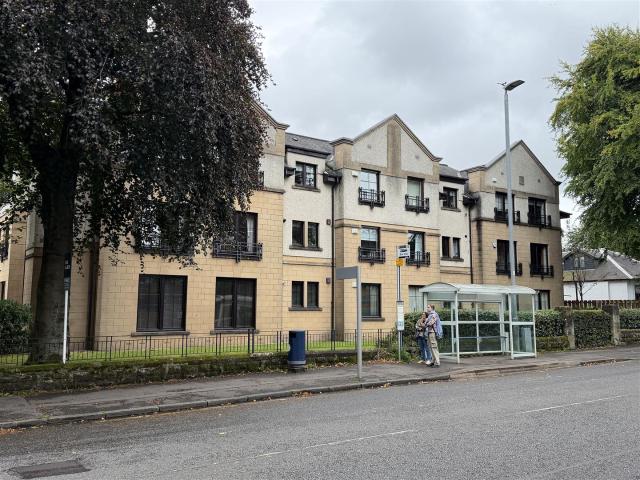 West Chapelton Avenue, Glasgow, G61