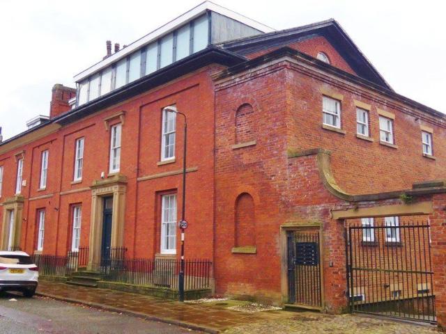West Cliff, Preston, Lancashire PR1, 2 bed flat to rent, £1,000 pcm | PrimeLocation