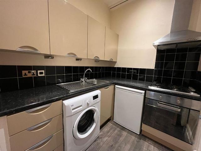 West Cliff, Preston PR1, 2 bed flat to rent, £795 pcm | PrimeLocation