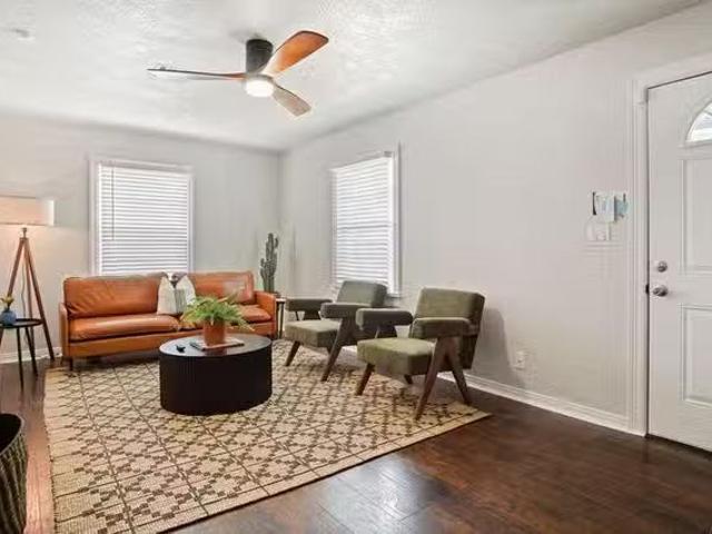 West Comanche Street