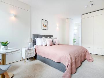 West Court, London Has an Apartment