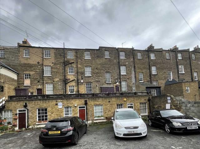 West Crescent, Gravesend DA12, 1 bed flat to rent, £900 pcm | PrimeLocation