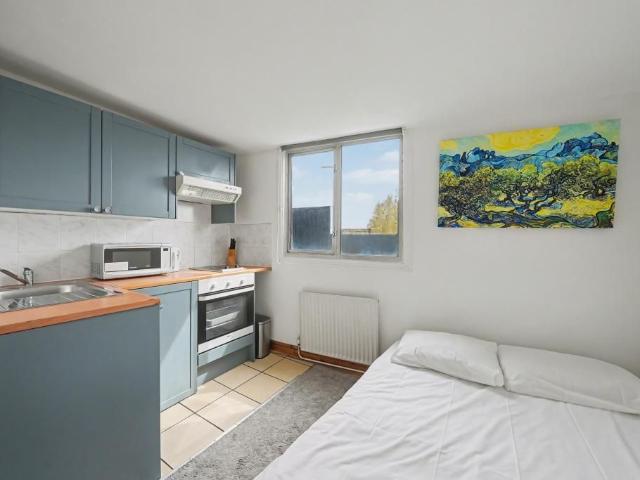 West Cromwell Road, Earls Court SW5, Studio to rent, £1,517 pcm | PrimeLocation