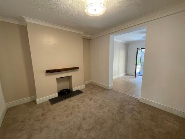 West Cross Ave, Swansea, SA3