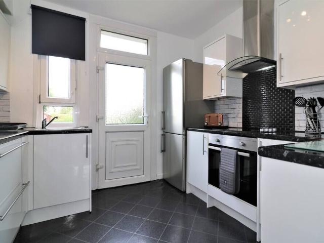 West Dunbartonshire, G81 1AB, United Kingdom | 2 bed house for rent #105950021 | Rentberry