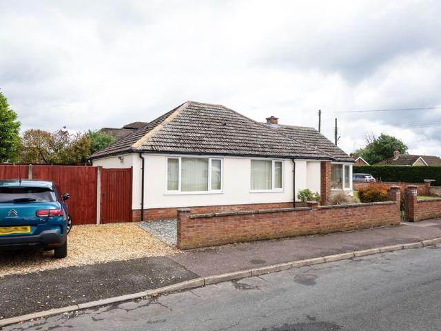 West Drive, Brandon IP27, 3 bed bungalow to rent, £1,450 pcm | PrimeLocation