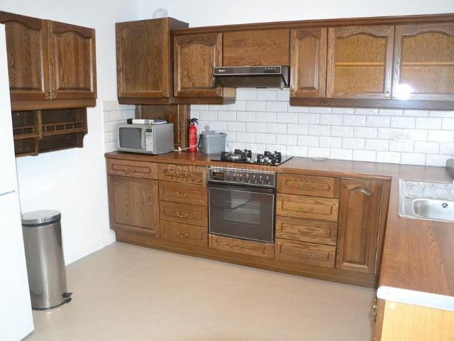 West Ealing W13 4 bed maisonette to rent £2,100 pcm £485 pw