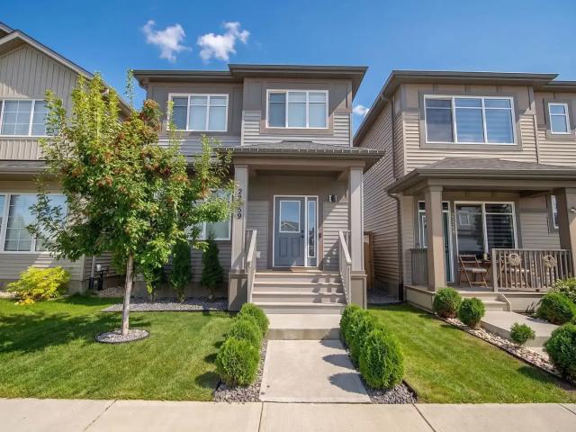 West Edmonton SECORD Fully Finished Home with TONS OF UPGRADES — 4 Bedrooms House