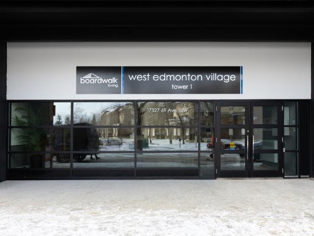 West Edmonton Village 3 Bedroom Townhouse Premium Apartment for Rent