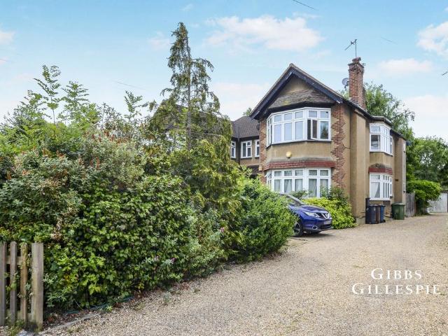 West End Court, West End Avenue. 2 bed flat to rent £1,875 pcm £433 pw