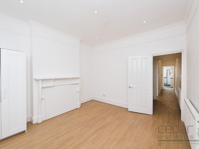 West End Lane, West Hampstead NW6, 4 bed flat to rent, £4,312 pcm | PrimeLocation