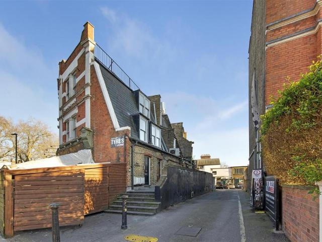 West End Lane, West Hampstead, London. 1 bed flat to rent £1,950 pcm £450 pw