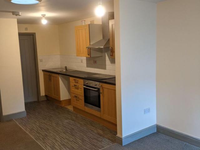 West End, Llanelli SA15, 2 bed flat to rent, £650 pcm | PrimeLocation