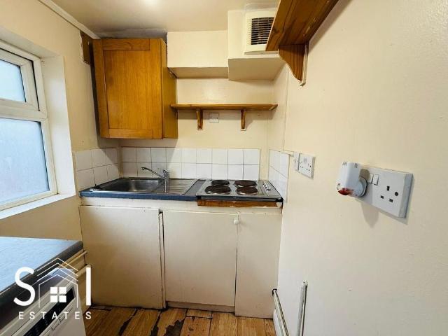 West End Road, Southall, UB1 1JQ Studio to rent £995 pcm £230 pw