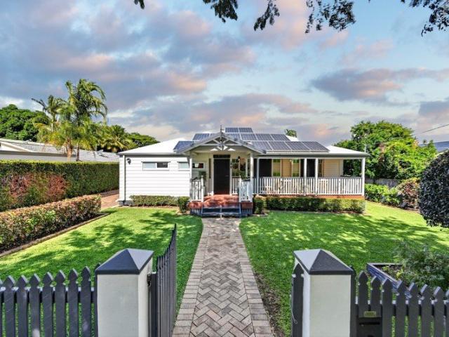 West End Sophisticated Family Retreat