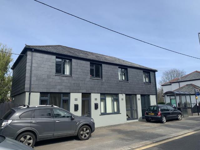 West End Stores, Penryn TR10 1 bed ground floor flat to rent £850 pcm £196 pw