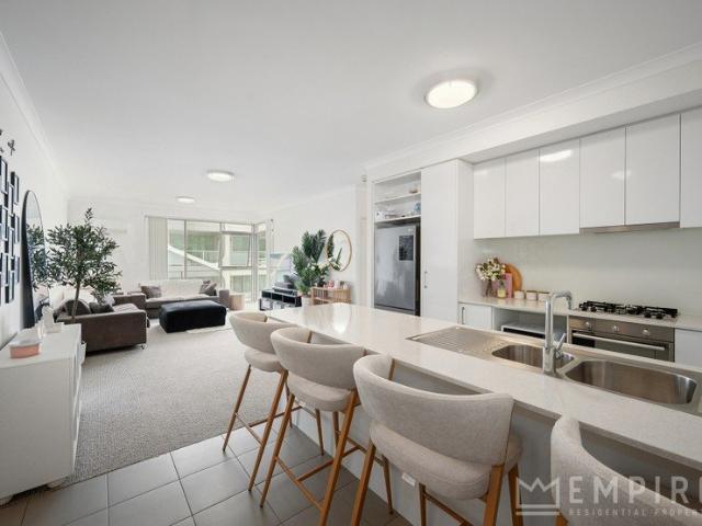 WEST FACING APARTMENT WITH 2 CAR BAYS