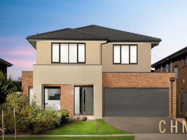 West Facing Family Living with Three Separate Living Zones