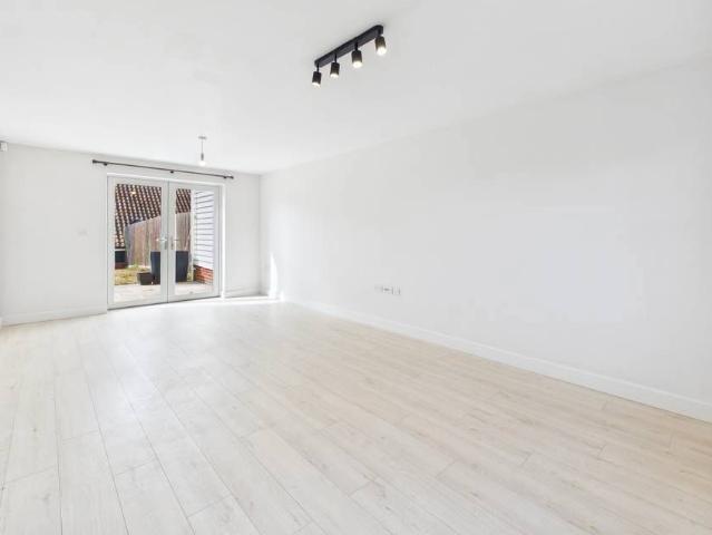 West Field Lane, St. Osyth, Clacton on Sea, Essex, CO16 8GW