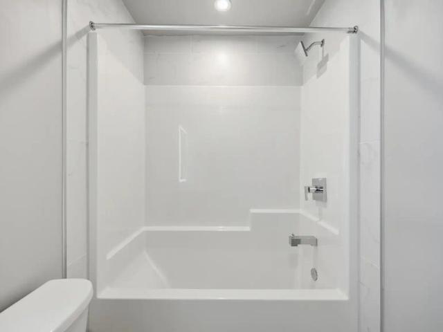 West Garneau — 2 Bed 2 Bath D5