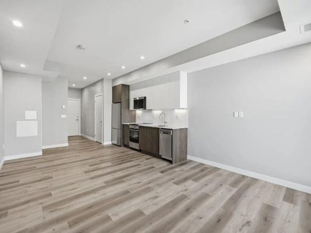West Garneau — 2 bed 2 bath D2