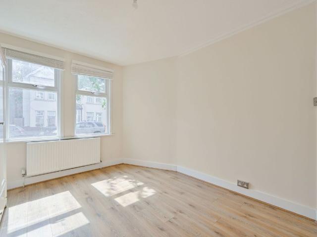 West Gardens, Colliers Wood, London SW17, 2 bed flat to rent, £2,400 pcm | PrimeLocation