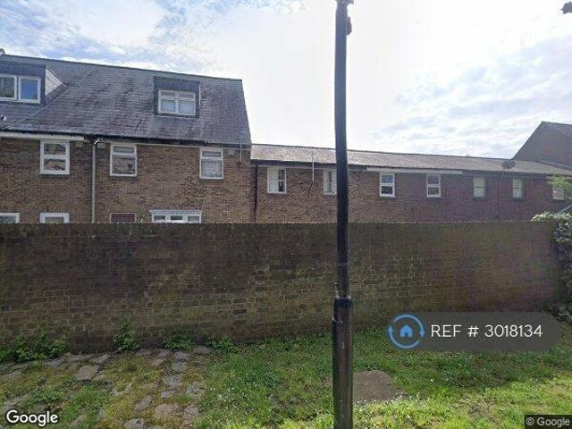 West Gardens, London, E1W 3 bed terraced house to rent £3,000 pcm £692 pw
