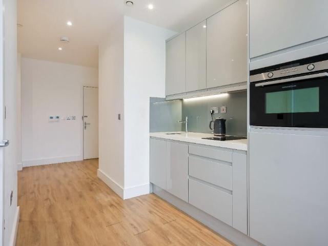 West Gate, Ealing W5, Studio to rent, £1,550 pcm | PrimeLocation