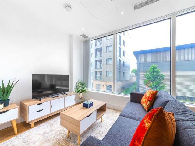 West Gate, Ealing W5, Studio to rent, £1,600 pcm | PrimeLocation