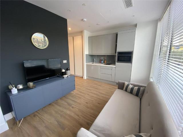 West Gate, Ealing W5 1 bed flat to rent £1,499 pcm £346 pw