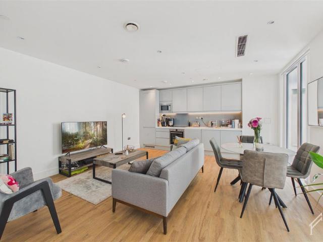 West Gate House, London W5 1 bed apartment to rent £1,750 pcm £404 pw
