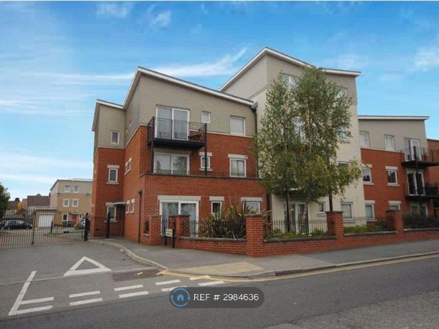 West Gate Mews, Watford WD18, 2 bed flat to rent, £1,825 pcm | PrimeLocation