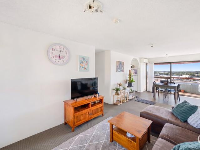 West Gladstone Living with Unmatched Views