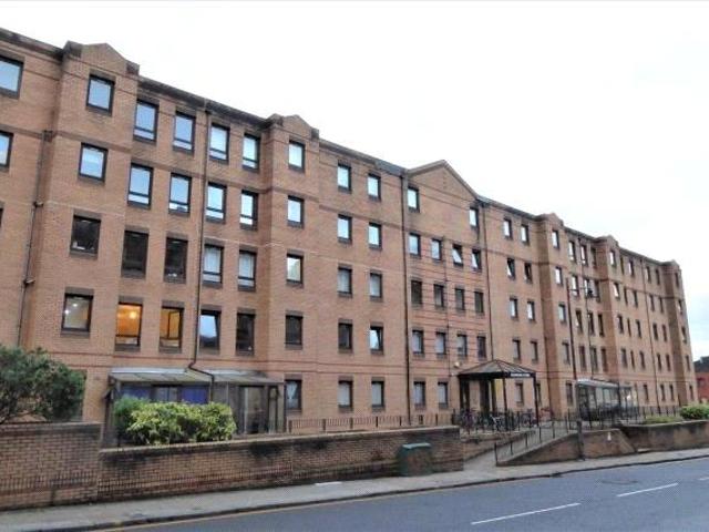 West Graham Street, Garnethill. 2 bed flat to rent £1,220 pcm £282 pw
