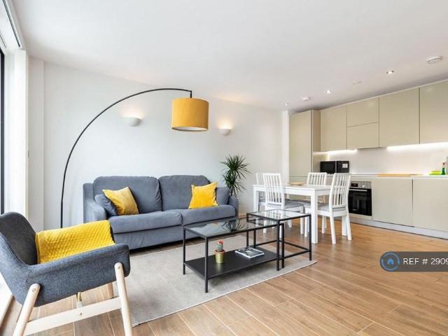 West Green Road, London, N15 2 bed flat to rent £2,175 pcm £502 pw