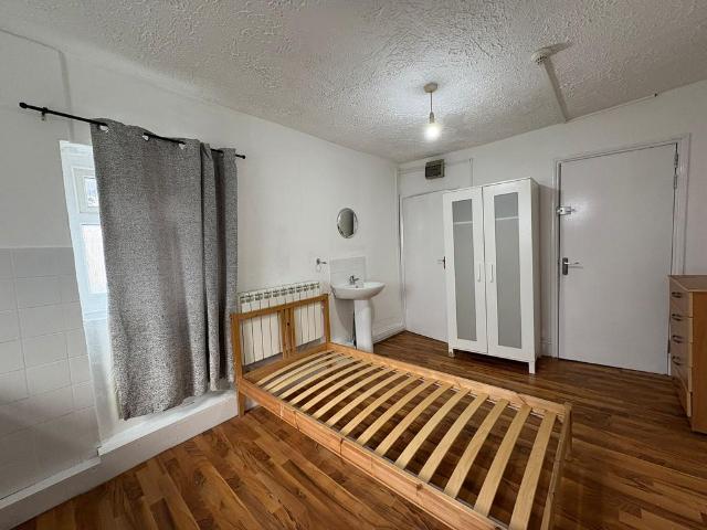 West Green Road, London N15 Studio to rent £1,150 pcm £265 pw