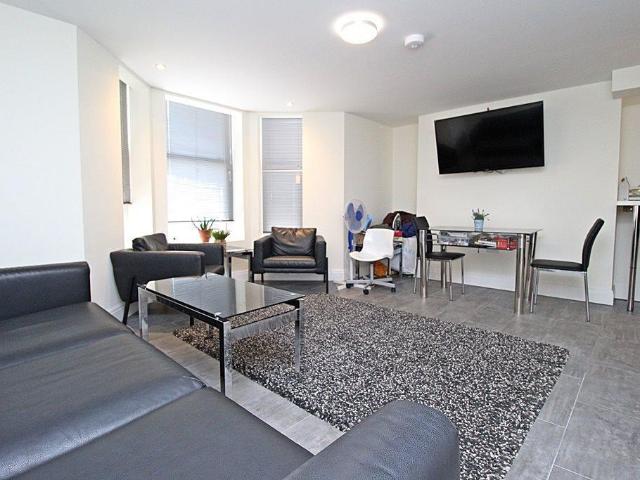 West Grove, Cardiff CF24 1 bed in a house share to rent £650 pcm £150 pw