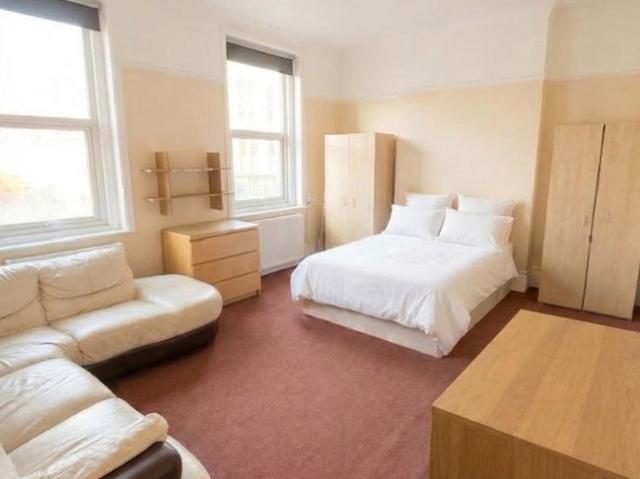 West Ham Lane, Newham, London, Greater London E15, 4 bed shared accommodation to rent, £990 pcm | PrimeLocation